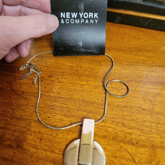 Silver chain with barred circle - Picture 2 of 3